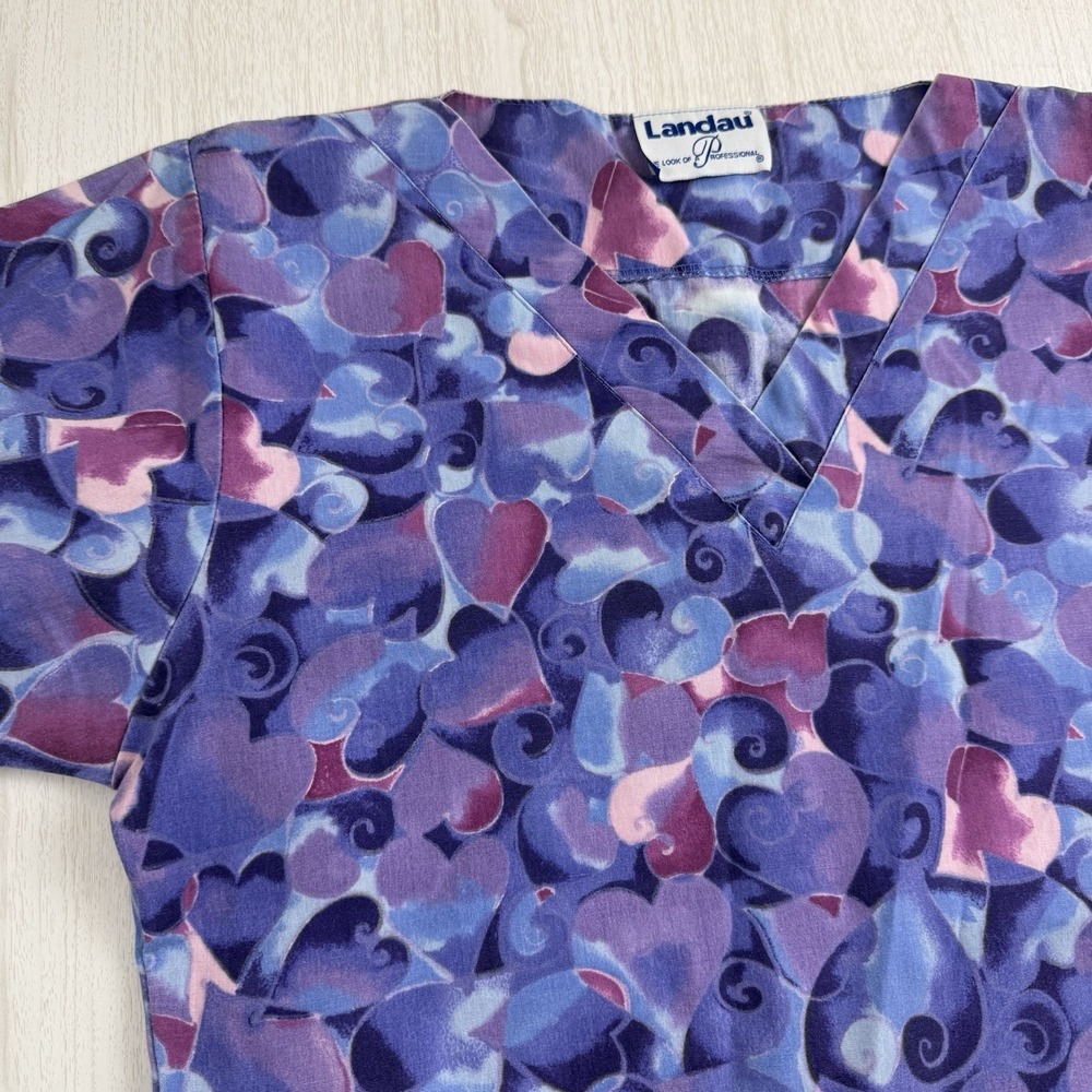 Women's Scrub Top XS / Sm Multicolor 2-Pocket Whimsy Y2K Landau Hearts Purple
